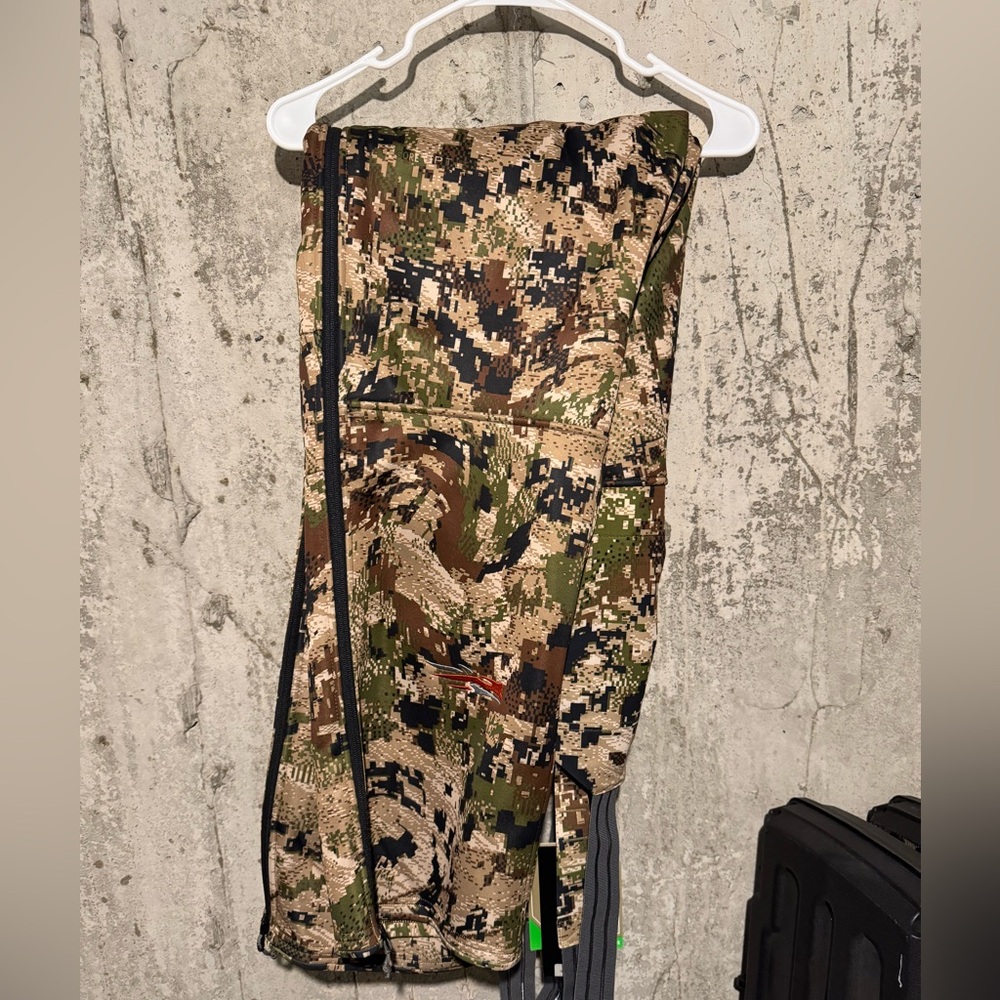Sitka Traverse Bibs - Medium and Large - NWT